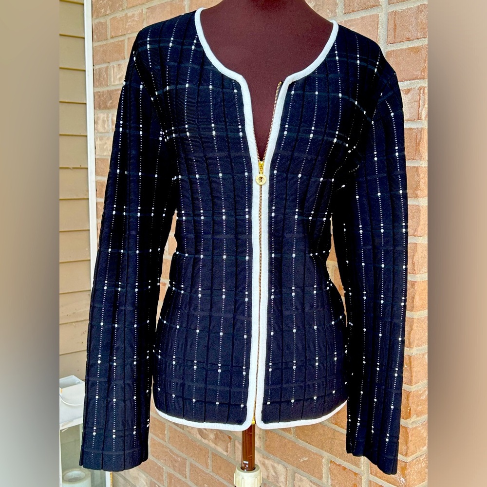 ANDREW MARC sXL full zip blk/wht cardigan. Gorgeous and looks brand new!